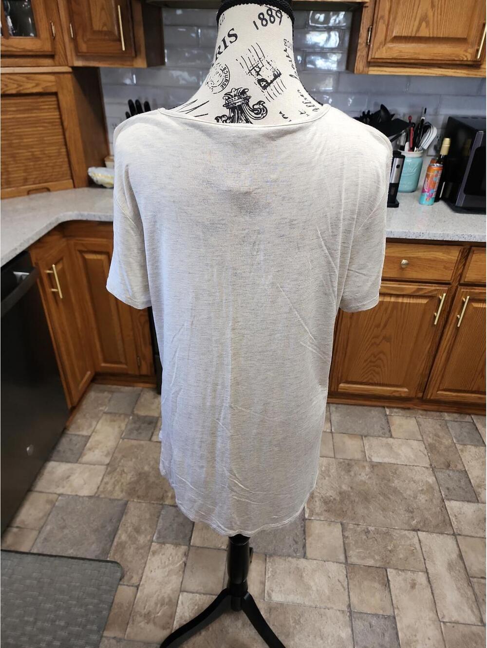 Shirt - Picture 3 of 6